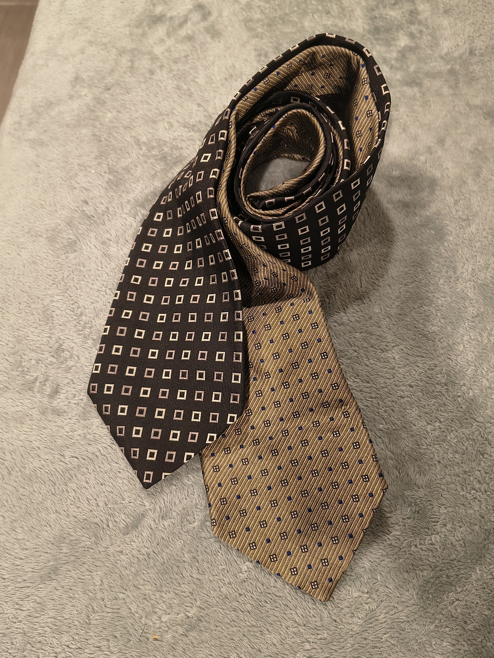 2 In 1 Nautica Black and Gold Geometric Silk Tie